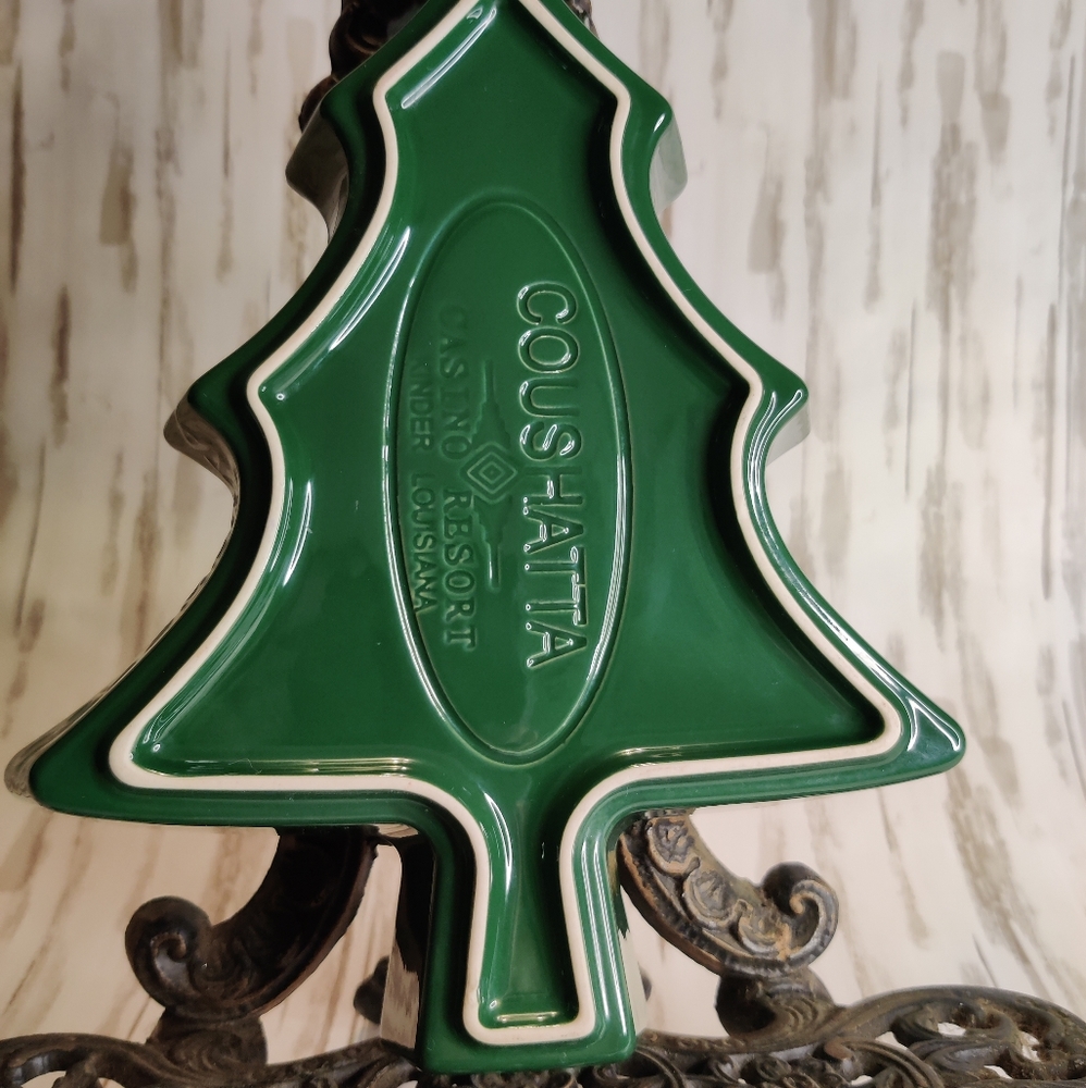 Coushatta Christmas tree bakeware